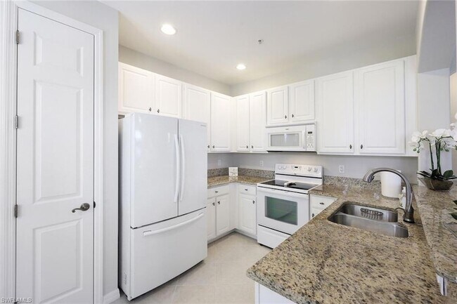 Building Photo - 1423 Santiago Cir