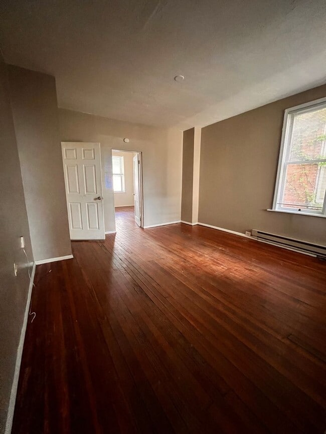 Primary Photo - 808 W King St