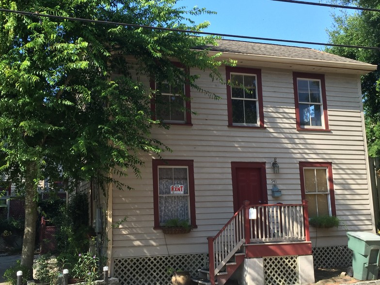 Front of Cottage-another view - 541 E Jones Ln