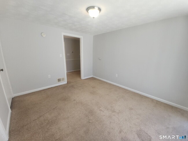 Building Photo - 81 Middlefield St