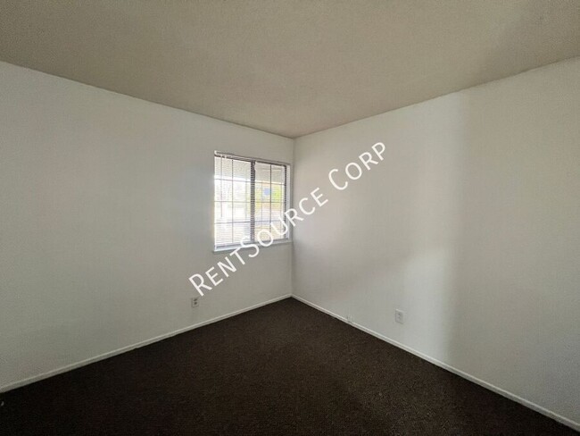 Building Photo - 3 Bedroom Single Story Home for Rent in We...