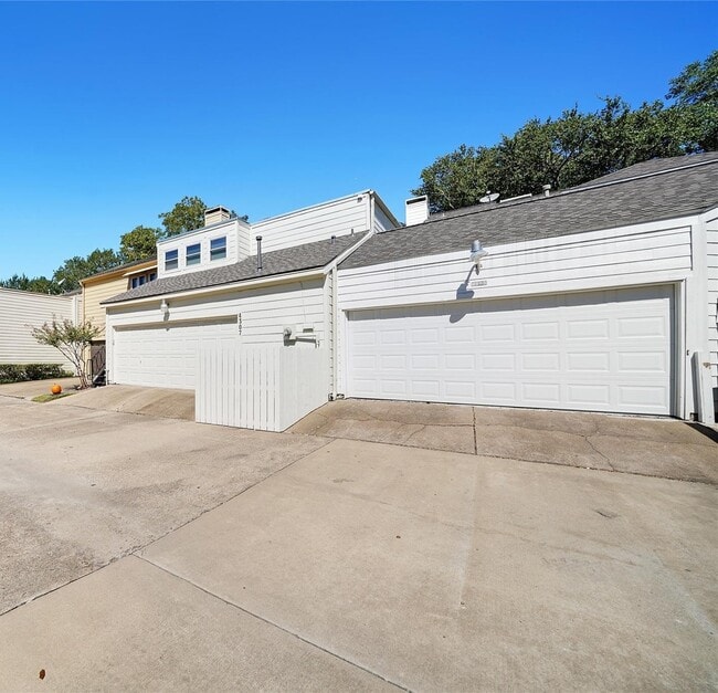 Building Photo - 4305 Westheimer Rd