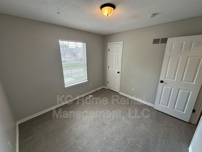 Building Photo - 1400 Cypress Dr