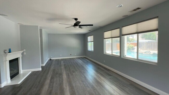Building Photo - Coming soon. Home Sweet Home!