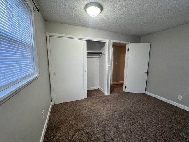 Building Photo - 932 Pius Ln