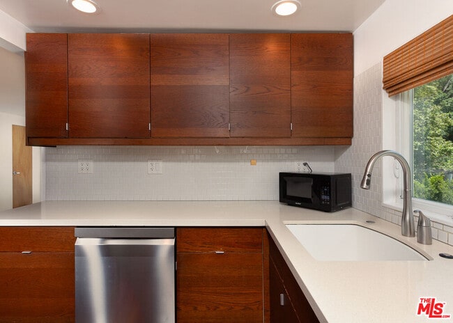 Building Photo - 2108 Tavern Trail