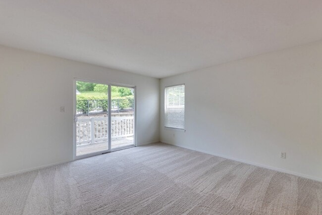 Building Photo - 1125 Arbor Creek Dr