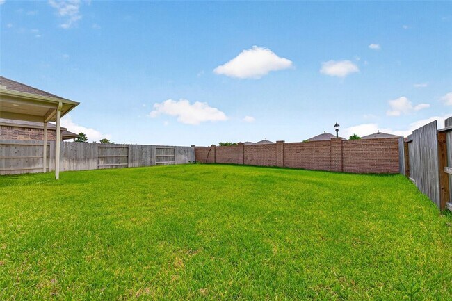 Building Photo - 8111 Star Ter Dr