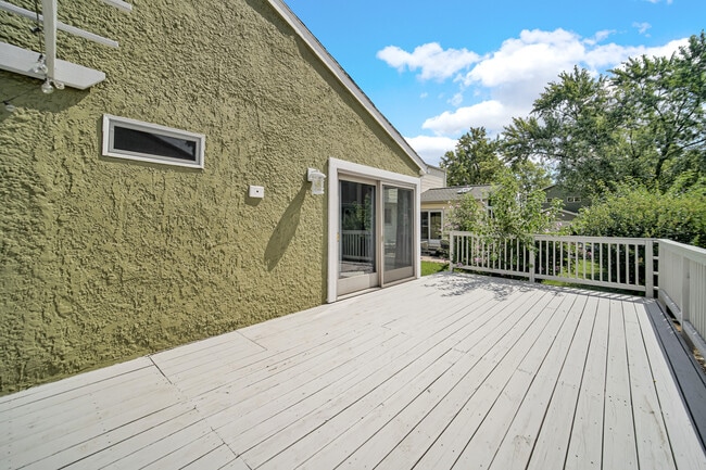 Building Photo - 6386 Kindling Ct