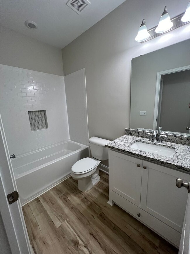 Building Photo - 3 Bed 2 Bath Home with Porches and Huge Ba...