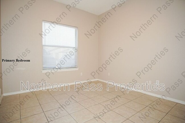 Building Photo - 3900 Kemp Ave