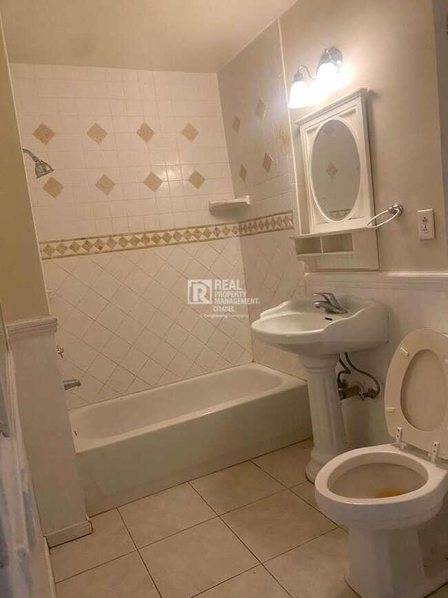 Building Photo - 43360 7th St E