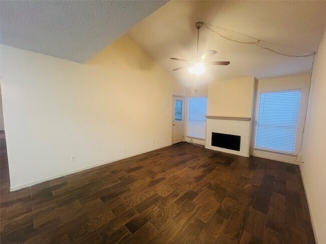 Building Photo - 10047 Westpark Dr