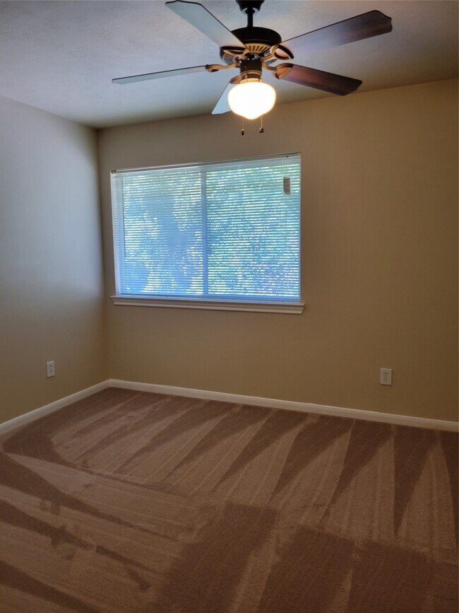 Building Photo - 13411 Forest Pines Village Ln