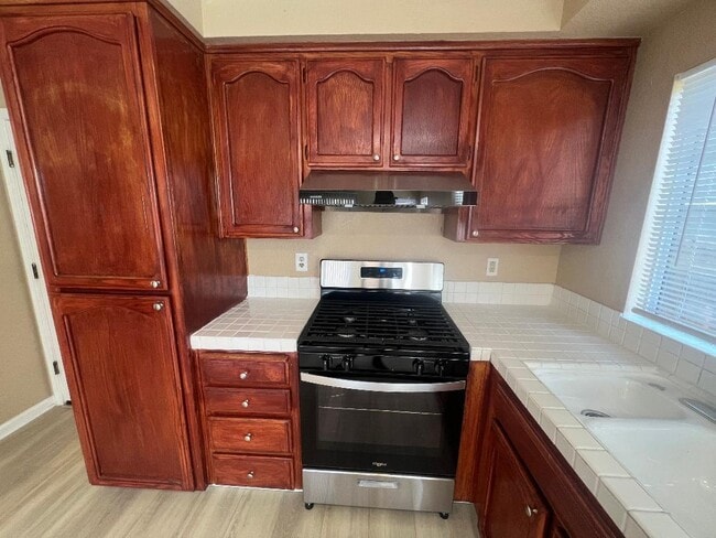 Building Photo - 5016 Perry Way