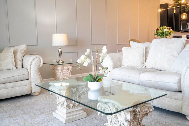 Building Photo - 1053 Splash Shot Pl