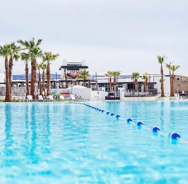 Building Photo - 5801 S Garnet Dr