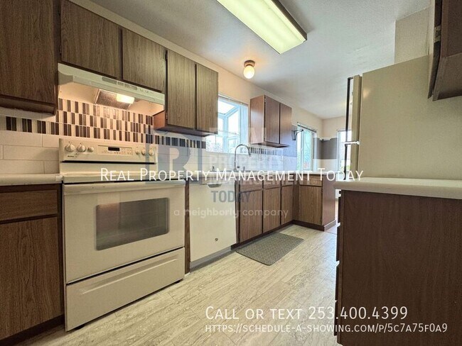 Building Photo - 1712 S 39th St