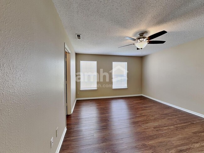 Building Photo - 6803 Amber Springs Way