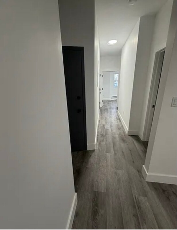 Building Photo - 25 Riverview Pl