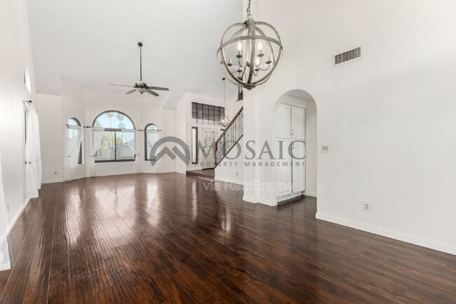 Building Photo - 634 E Century Ave