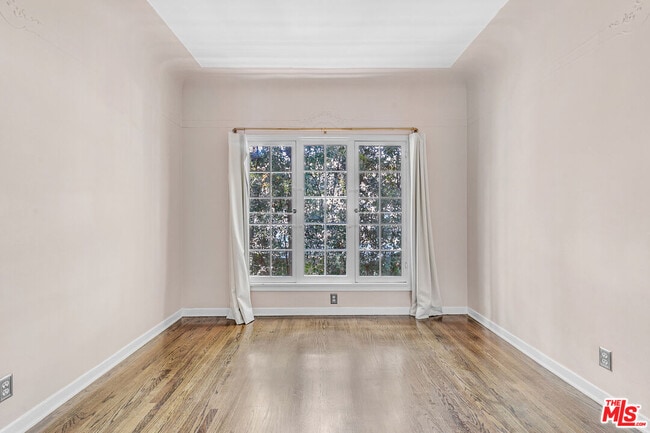 Building Photo - 6053 Scenic Ave