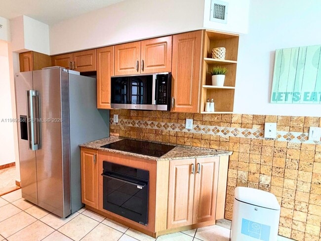 Building Photo - 3370 Hidden Bay Dr