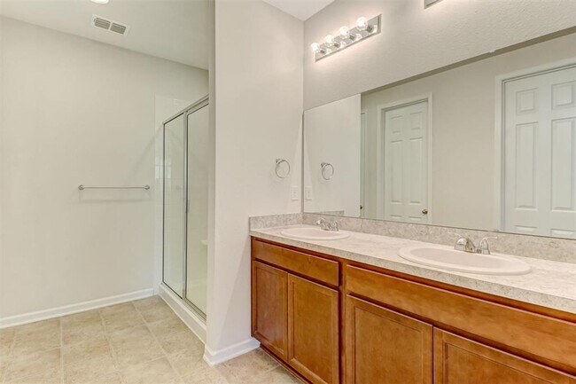 Building Photo - Spacious 4-Bedroom Home Near Amelia Island...