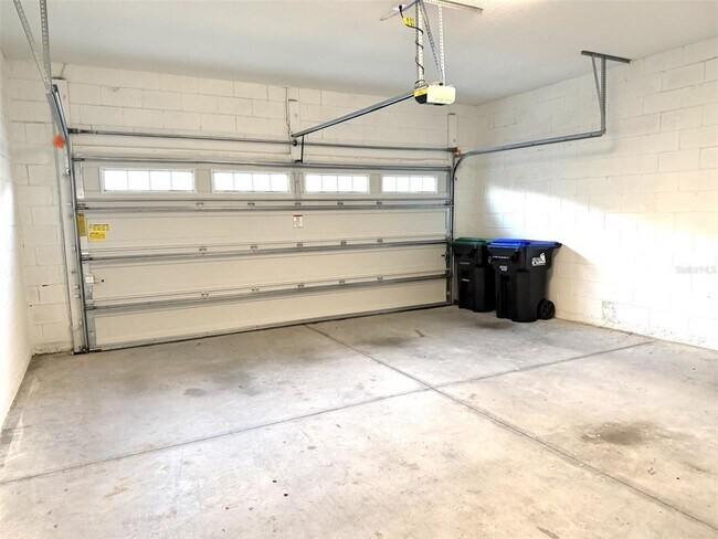 Building Photo - 15910 Marina Bay Dr