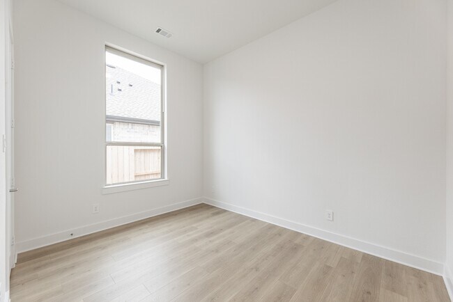 Building Photo - 30723 Grn Acrs Ct