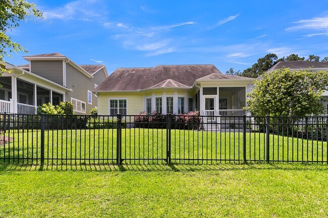 Building Photo - 3688 Maidstone Dr