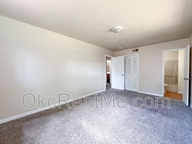 Building Photo - 2400 SW 63rd St