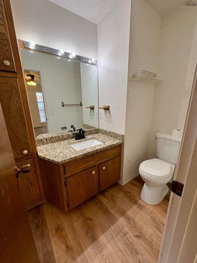 Building Photo - 4644 Fairway Blvd