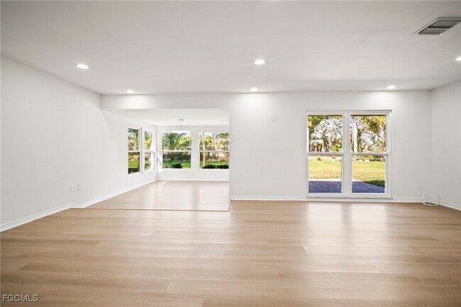 Building Photo - 4293 Island Cir