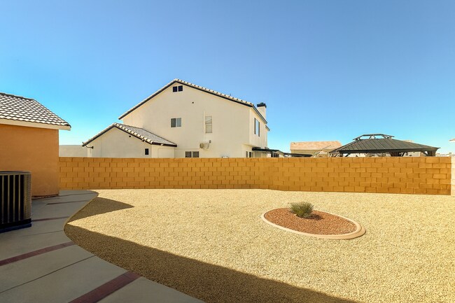 Building Photo - 5625 Churchill Ct