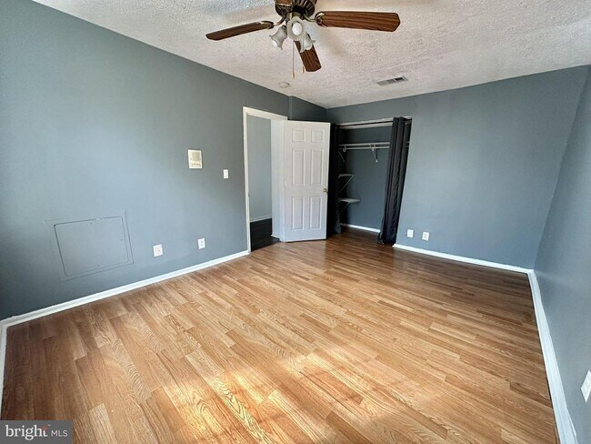 Building Photo - 2015 S Lincoln St