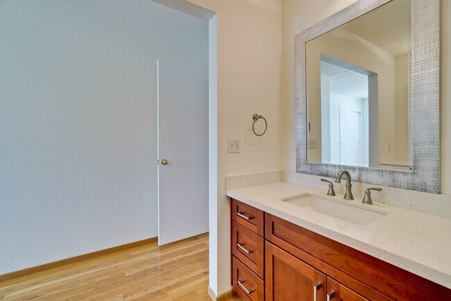 Building Photo - 5097 Forest Glen Dr