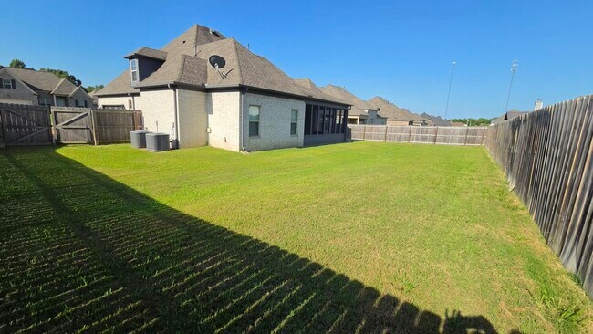 Building Photo - 30 Birkdale Dr