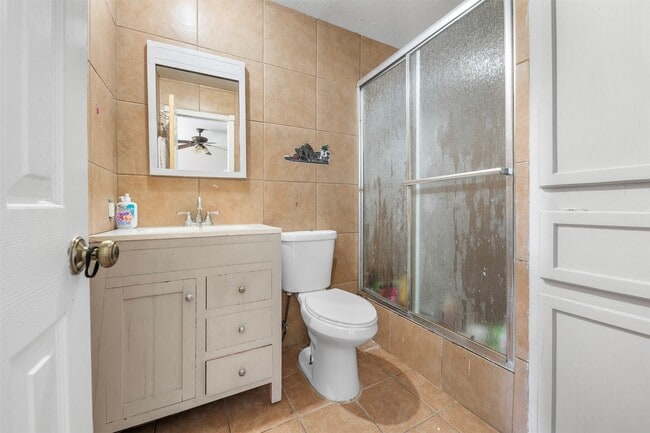 Building Photo - 10711 Heather Hill Dr