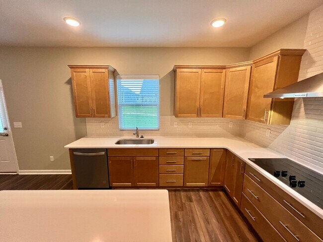 Building Photo - Like New 4 Bedroom Home w/ 2 Car Garage