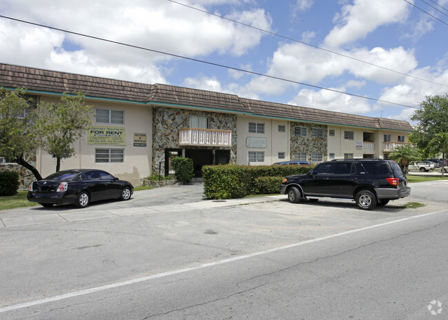 Building Photo - The Edgewater Apartments