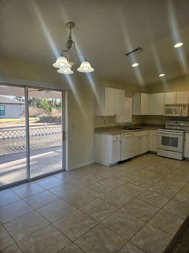Building Photo - 7450 Blutter Rd