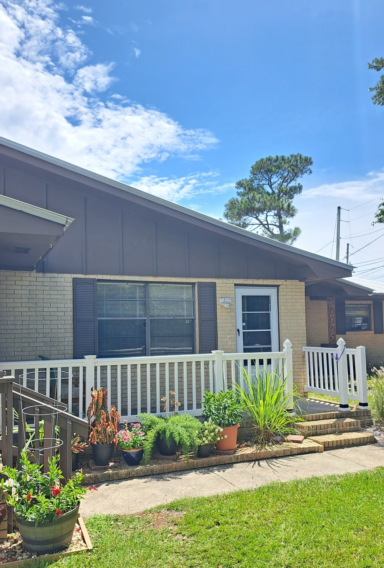 Building Photo - 3909 Ocean View Dr