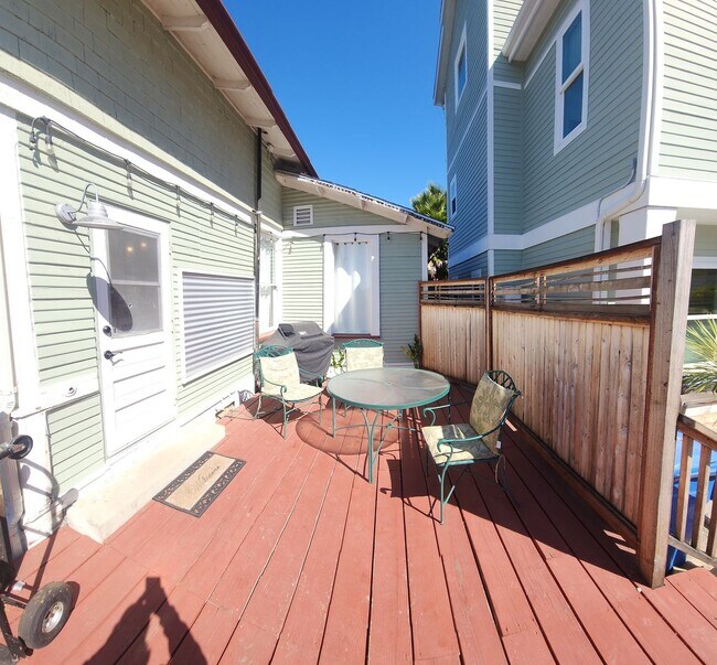 Building Photo - Islay Street  770-774