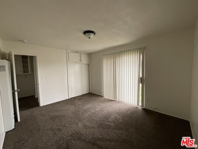 Building Photo - 501 Cedar Pl