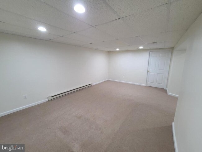 Building Photo - 121 Shoal Creek Dr