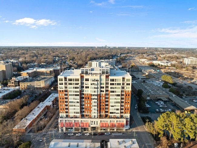 Building Photo - 400 W North St