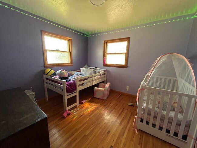 Building Photo - 4 Bed 2 Bath Home In Andover!