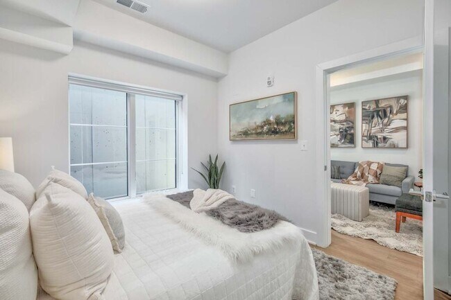 Building Photo - 2310 4th St NE