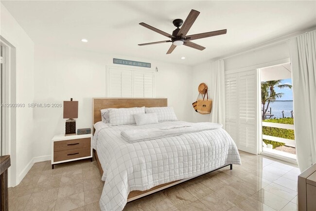 Building Photo - 69 Shoreland Dr